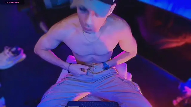 sexyboycolombi4 online show from 1, 12, 2025