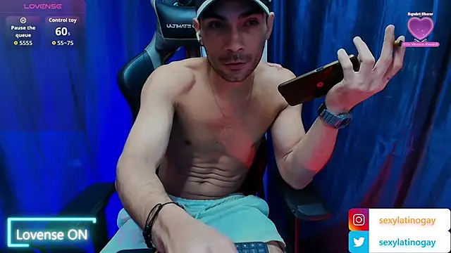 sexyboycolombi4 online show from 17, 12, 2025