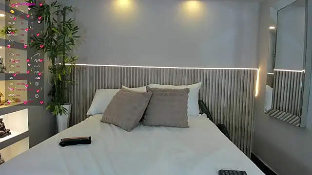 EmmilyCollson online show from 24, 10, 2025