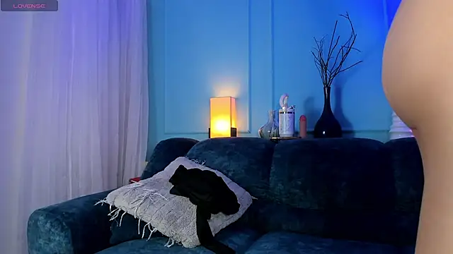 Courtney gonet online show from 22, 10, 2025