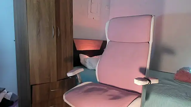 Carolinarossees online show from 31, 1, 2025