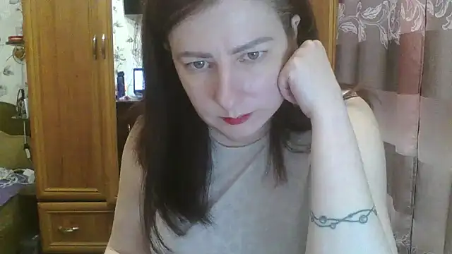 SophieNightAh online show from 3, 2, 2025