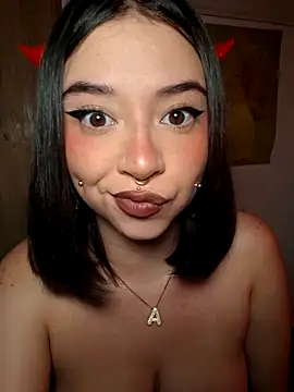 Snapshot of annbones_ch chatting on 30, 10, 2025 annbones ch online show from 30, 10, 2025