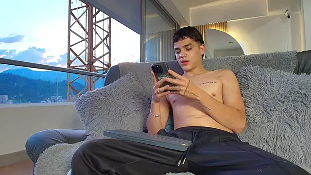 dustin daimond333 online show from 6, 11, 2025