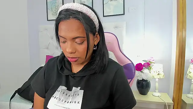 lia mariana online show from 24, 10, 2025