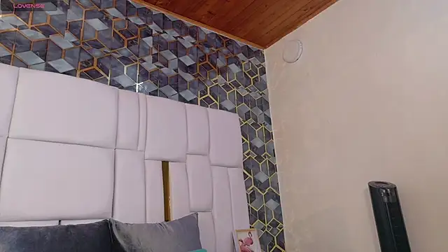 lia mariana online show from 23, 11, 2025