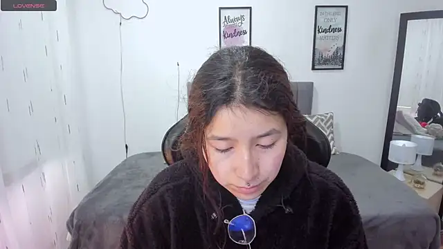 Snapshot of Amy_joones chatting on 10, 9, 2025 Amy joones online show from 10, 9, 2025