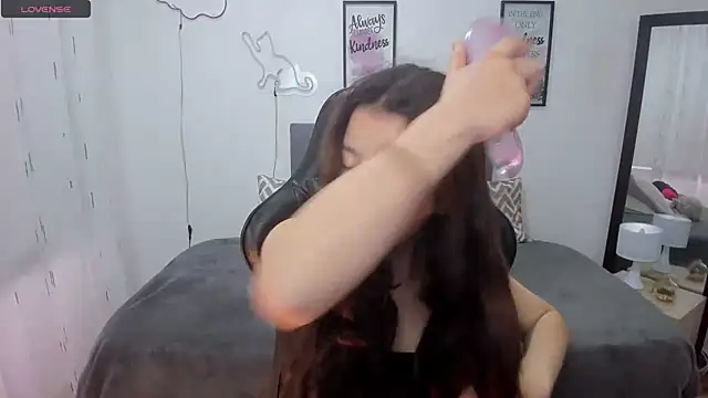 Snapshot of Amy_joones chatting on 12, 9, 2025 Amy joones online show from 12, 9, 2025