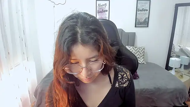 Snapshot of Amy_joones chatting on 29, 9, 2025 Amy joones online show from 29, 9, 2025