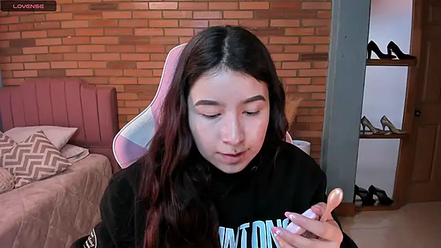 Amy joones online show from 4, 5, 2026