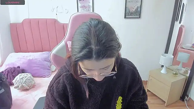 Snapshot of Amy_joones chatting on 18, 11, 2025 Amy joones online show from 18, 11, 2025