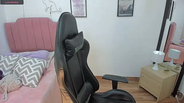 Snapshot of Amy_joones chatting on 20, 11, 2025 Amy joones online show from 20, 11, 2025