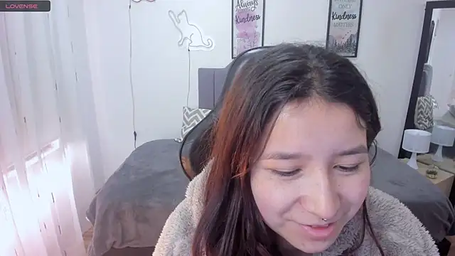 Snapshot of Amy_joones chatting on 13, 10, 2025 Amy joones online show from 13, 10, 2025