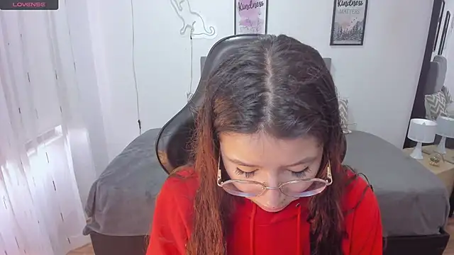 Snapshot of Amy_joones chatting on 4, 11, 2025 Amy joones online show from 4, 11, 2025