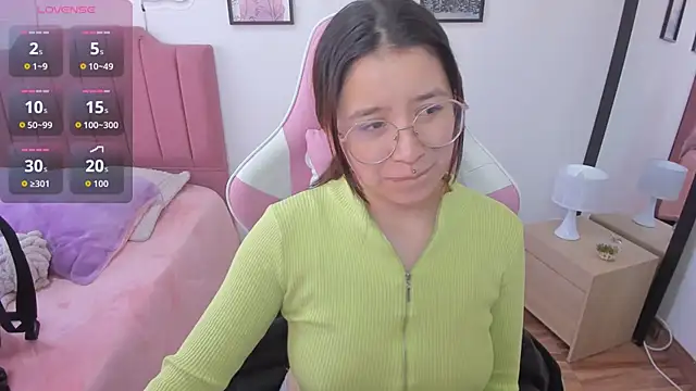 Snapshot of Amy_joones chatting on 25, 11, 2025 Amy joones online show from 25, 11, 2025