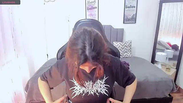 Snapshot of Amy_joones chatting on 4, 10, 2025 Amy joones online show from 4, 10, 2025