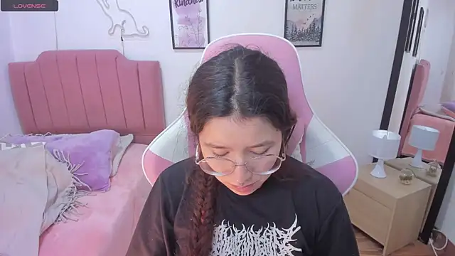 Snapshot of Amy_joones chatting on 21, 11, 2025 Amy joones online show from 21, 11, 2025