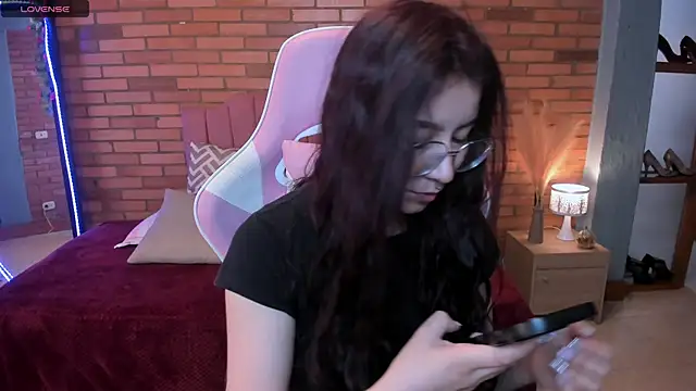Snapshot of Amy_joones chatting on 10, 6, 2026 Amy joones online show from 10, 6, 2026