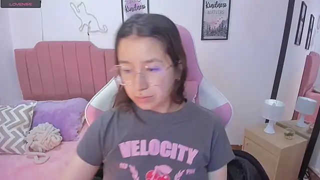 Snapshot of Amy_joones chatting on 22, 11, 2025 Amy joones online show from 22, 11, 2025