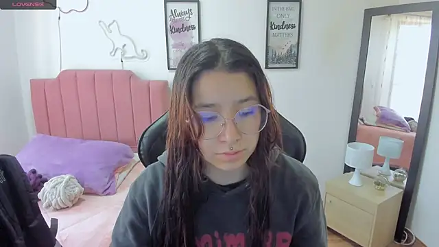 Snapshot of Amy_joones chatting on 12, 11, 2025 Amy joones online show from 12, 11, 2025