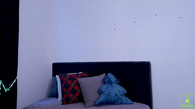 SuzyJamess online show from 29, 1, 2025