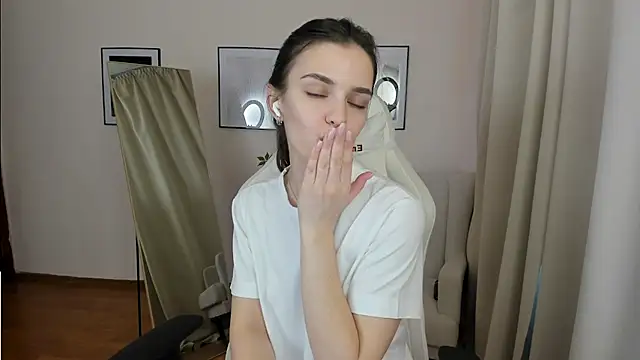 SuzyJamess online show from 22, 1, 2025