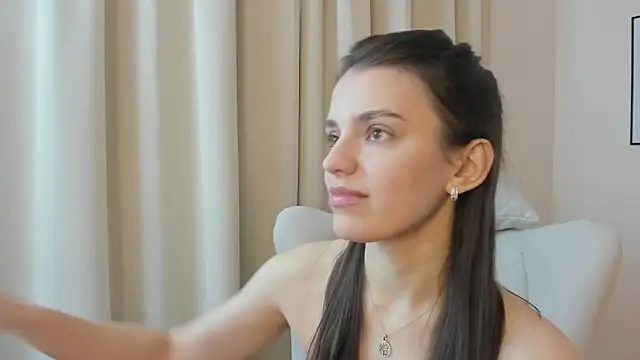 SuzyJamess online show from 22, 12, 2024