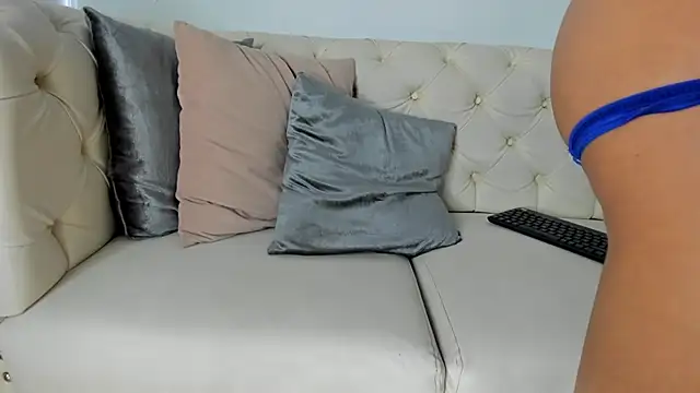 camila-manzur online show from 29, 1, 2025