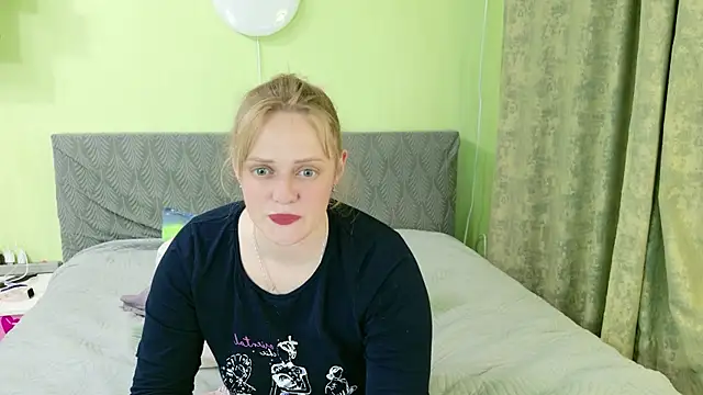 Snapshot of Kira_Miler chatting on 22, 5, 2026 Kira Miler online show from 22, 5, 2026