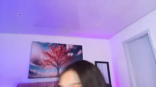 Julianaa Castro  online show from 13, 11, 2025