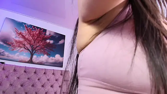 Julianaa Castro  online show from 19, 9, 2025