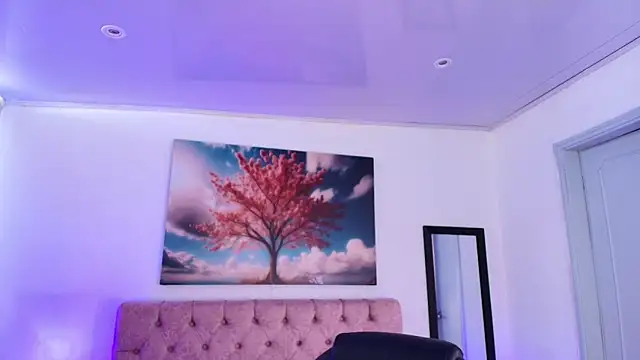 Julianaa Castro  online show from 2, 12, 2025