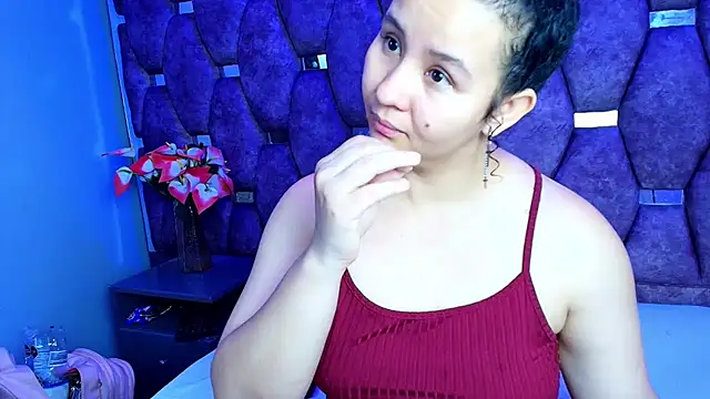Snapshot of AlaSmith chatting on 7, 6, 2026 AlaSmith online show from 7, 6, 2026
