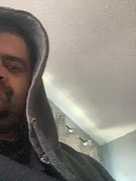 Miguel16i online show from 6, 1, 2025