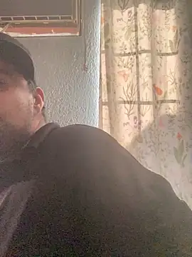 Miguel16i online show from 27, 2, 2025