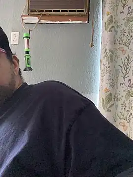 Miguel16i online show from 4, 3, 2025