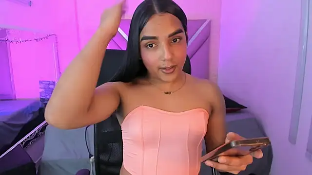 CandyLatinHott online show from 5, 2, 2026