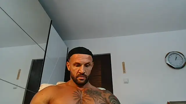 Magnificmuscles89 online show from 2, 7, 2026
