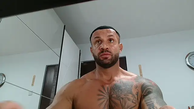 Magnificmuscles89 online show from 15, 4, 2026