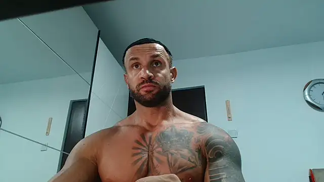 Magnificmuscles89 online show from 18, 5, 2026