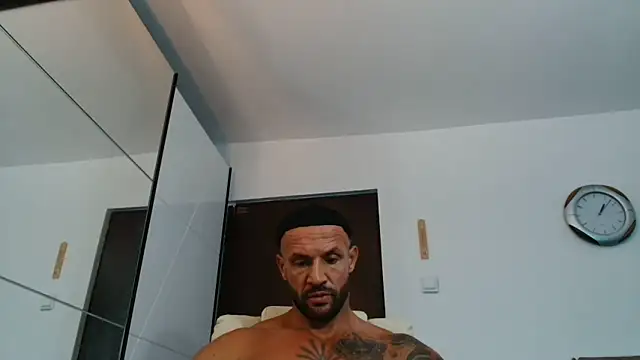 Magnificmuscles89 online show from 1, 7, 2026