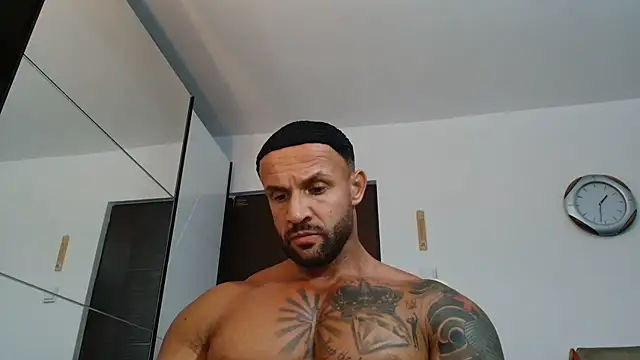 Magnificmuscles89 online show from 8, 6, 2026