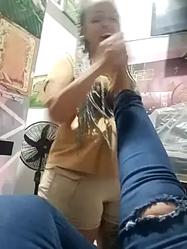 manzanahot9 online show from 23, 11, 2025