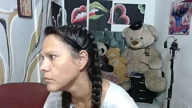 manzanahot9 online show from 18, 4, 2026