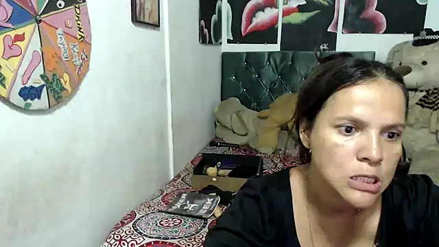 manzanahot9 online show from 11, 3, 2025