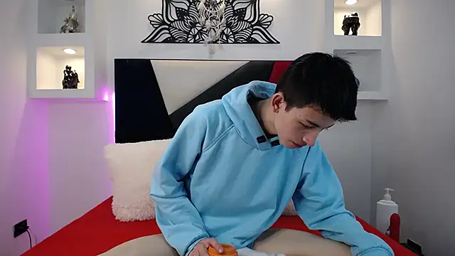 MaikCarver online show from 4, 2, 2025