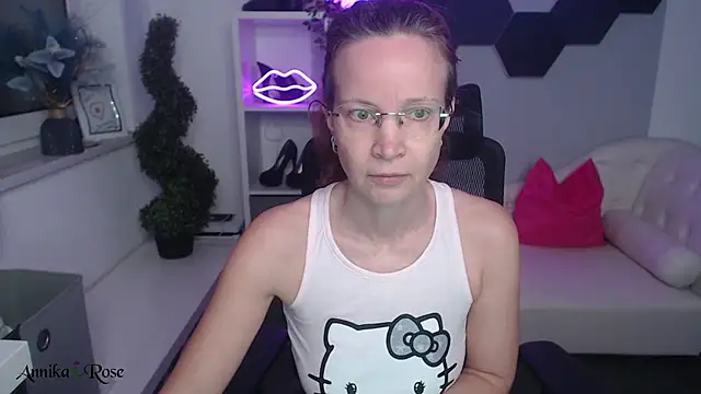 AnnikaRose online show from 5, 2, 2025