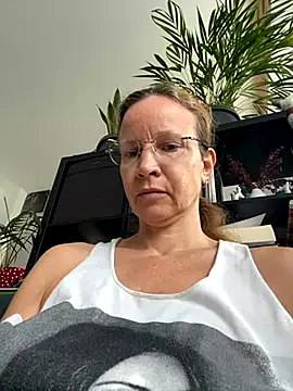 AnnikaRose online show from 10, 9, 2025