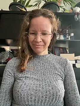 AnnikaRose online show from 18, 11, 2025