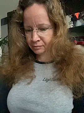 AnnikaRose online show from 8, 10, 2025